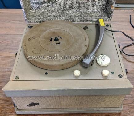 Portable Record Player/AM Radio SL-129; Symphonic Radio & (ID = 2540879) Radio