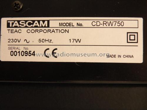 Tascam CD Rewritable Recorder CD-RW750; TEAC; Tokyo (ID = 2250365) Sonido-V