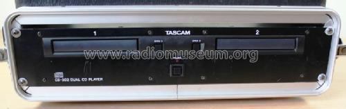 Tascam Dual CD Player CD-302; TEAC; Tokyo (ID = 1651071) R-Player