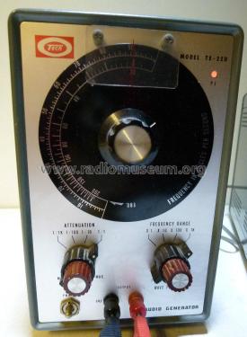 Audio Generator TE-22D; Tech Instruments Co. (ID = 1765324) Equipment