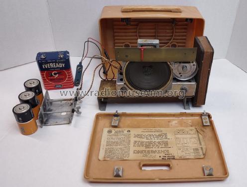 156 Ch= U; Tele-Tone Radio Corp (ID = 2676386) Radio