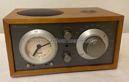 Model Three ; Tivoli Audio; (ID = 3117127) Radio