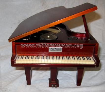 Piano 8 Transistor Radio ; Tokai Wireless Co., (ID = 1592664) Radio