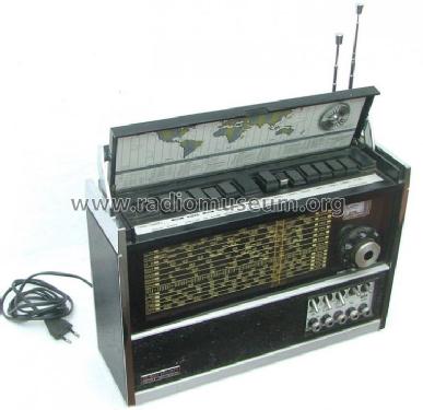 Skylark NR-52-F1; Tokyo brand (ID = 588624) Radio