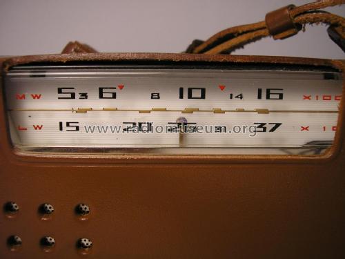 2Band 8Transistor SuperHet. 8R-202L; Skandia Electronics (ID = 1966843) Radio