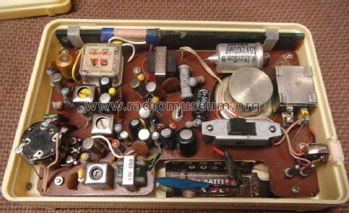Candle Transistorized 'Family Radio' Transistor 6 ATR-80A; Tokyo Transistor (ID = 2149070) Radio