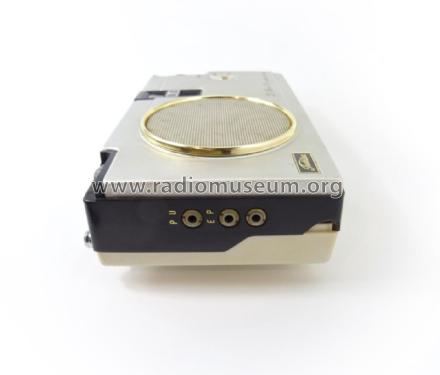 2 Band 8 Transistor 8M-320S; Toshiba Corporation; (ID = 2930752) Radio