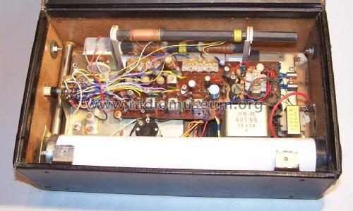 4 Band 9 Transistor 9L-780R; Toshiba Corporation; (ID = 1665212) Radio