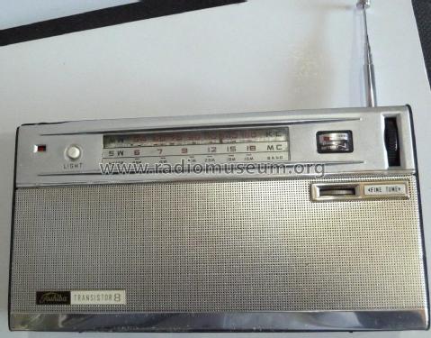 8 Transistor 8M-340R; Toshiba Corporation; (ID = 1947538) Radio