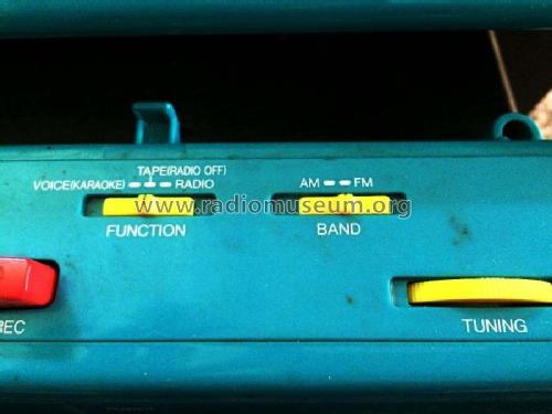 AM/FM Radio Cassette Recorder LT-400 BUG; Toshiba Corporation; (ID = 2109389) Radio