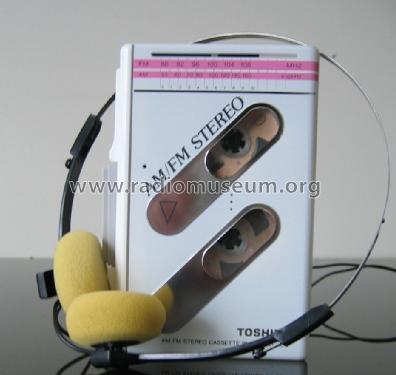 AM FM Stereo Cassette Player KT-4017; Toshiba Corporation; (ID = 1467872) Radio