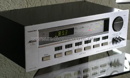 Digital Synthesizer AM/FM Stereo Tuner ST-445; Toshiba Corporation; (ID = 3119401) Radio