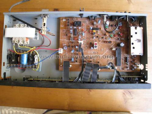 Digital synthetiser stereo tuner ST-S17L; Toshiba Corporation; (ID = 469818) Radio