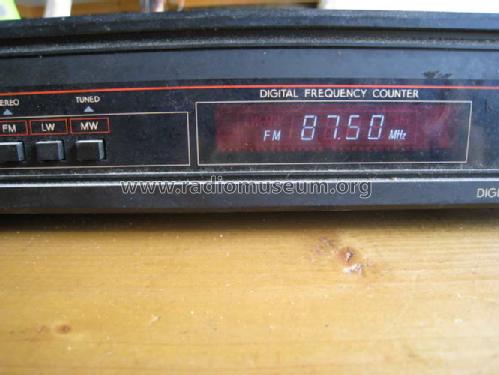 Digital synthetiser stereo tuner ST-S17L; Toshiba Corporation; (ID = 469819) Radio