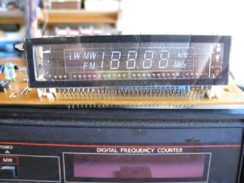 Digital synthetiser stereo tuner ST-S17L; Toshiba Corporation; (ID = 469820) Radio