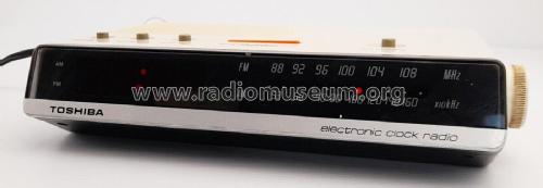 Electronic Clock Radio RC-7000F; Toshiba Corporation; (ID = 2948687) Radio