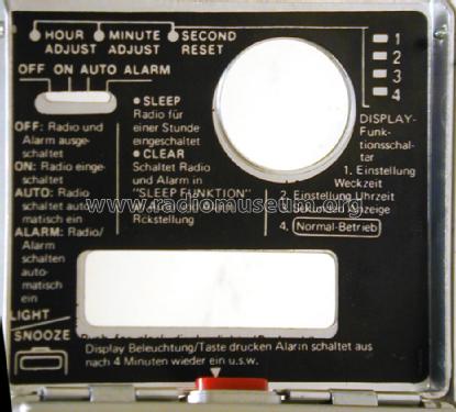 FM-AM LCD Quartz Clock Radio QR-2000; Toshiba Corporation; (ID = 1294635) Radio