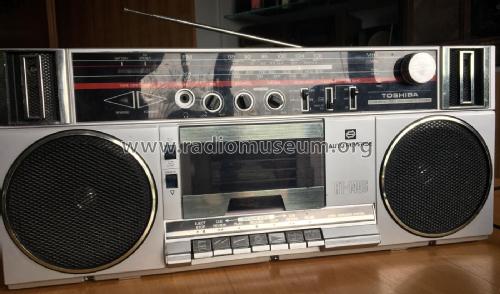 FM/SW/MW/LW Radio Cassette Recorder RT-140S; Toshiba Corporation; (ID = 2644903) Radio