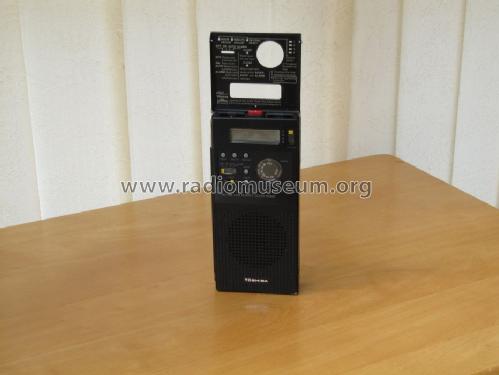 FM-AM LCD Quartz Clock Radio QR-2000; Toshiba Corporation; (ID = 773207) Radio