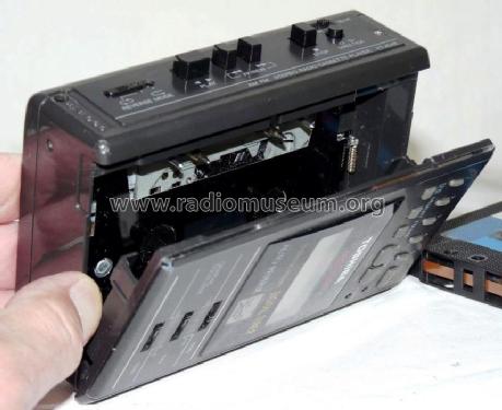 Stereo Radio Cassette Player KT-4548; Toshiba Corporation; (ID = 666336) Radio