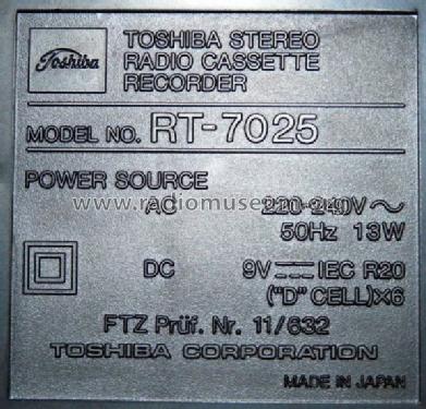 Stereo Radio Cassette Recorder RT-7025; Toshiba Corporation; (ID = 697312) Radio