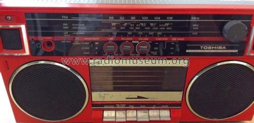 Stereo Radio Cassette Recorder RT-90S; Toshiba Corporation; (ID = 2016080) Radio