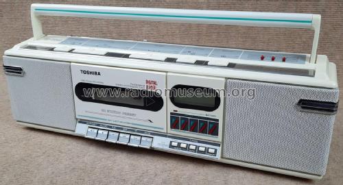 Stereo Radio Cassette Recorder RT-8046; Toshiba Corporation; (ID = 2958201) Radio