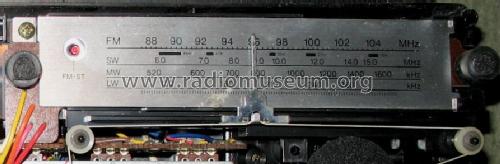 Stereo Radio Cassette Recorder RT-8710S; Toshiba Corporation; (ID = 833534) Radio