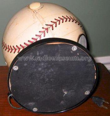 Official League Ball Baseball Radio ; Trophy trademark (ID = 182467) Radio