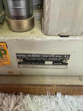 Courier Kingfisher RW; Ultimate Brand, (ID = 3141152) Radio