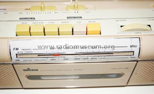 AM/FM Stereo Radio Cassette CX-208; Unitech Korea Corp.; (ID = 1800209) Radio