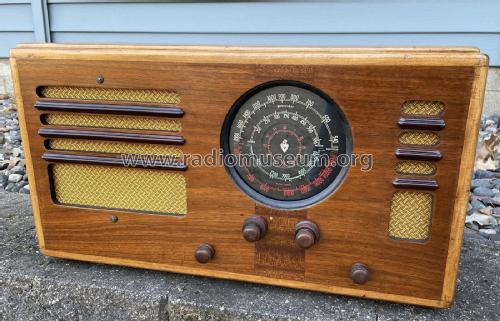 660T ; United American (ID = 3012905) Radio