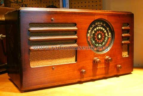 660T ; United American (ID = 539480) Radio