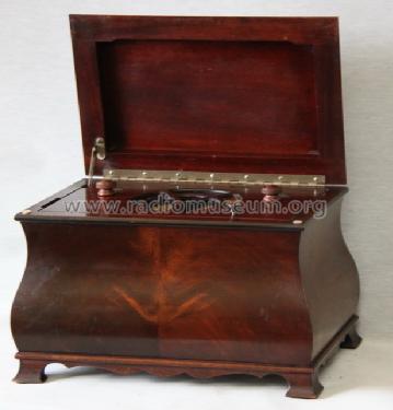 Personal 200C Bombay Treasure Chest; United American (ID = 887586) Radio