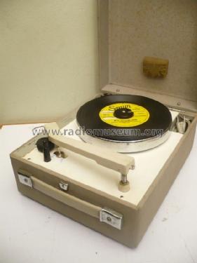 4 Transistor Universal Type AC/DC Phonograph OTP-441; Unknown - CUSTOM (ID = 1001567) R-Player