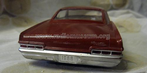 Chevrolet Impala 66 ; Unknown - CUSTOM (ID = 1959055) Radio