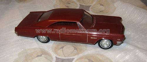 Chevrolet Impala 66 ; Unknown - CUSTOM (ID = 1959061) Radio