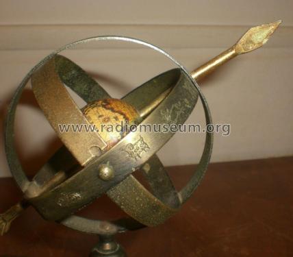 Heritage Globe Zodiac and Arrow ; WACO; Japan (ID = 2371847) Radio