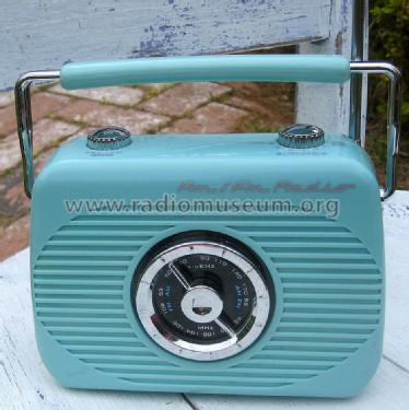 Innovage Classic AM/FM Portable Radio 2240; Unknown - CUSTOM (ID = 1237503) Radio