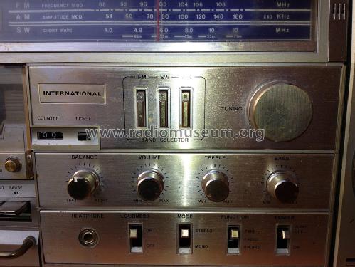 International Multi-Band Stereo Radio Cassette Rec MC2800SW; Unknown - CUSTOM (ID = 1396966) Radio