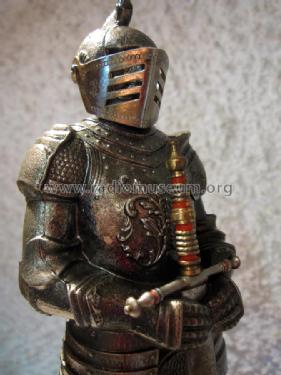 Knight statue ; Unknown to us - (ID = 1606063) Radio