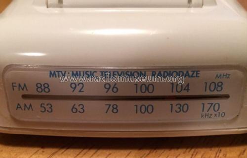 MTV Radiodaze Portable AM/FM Radio 1015; Unknown - CUSTOM (ID = 1795598) Radio