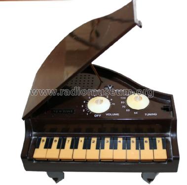 Newtone Grand Piano/Radio; Unknown - CUSTOM (ID = 1305715) Radio