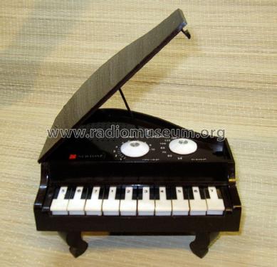 Newtone Grand Piano/Radio; Unknown - CUSTOM (ID = 2369560) Radio