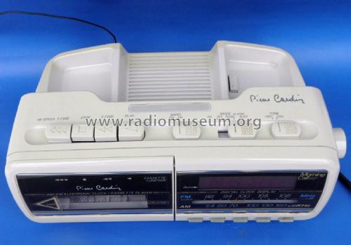 Pierre Cardin AM-FM Electronic Clock Radio Cassette Player White P279; Unknown - CUSTOM (ID = 2013941) Radio