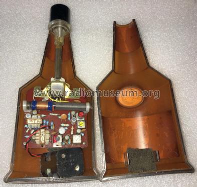 Seagram's Benchmark Premium Bourbon 6 Transistor; Unknown - CUSTOM (ID = 2822851) Radio