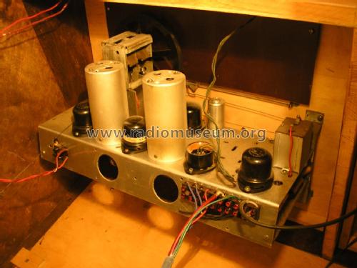 Unknown radiogram console ; Unknown - CUSTOM (ID = 2063706) Radio