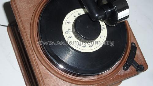Grammophonradio ; Unknown to us - (ID = 1404727) Radio