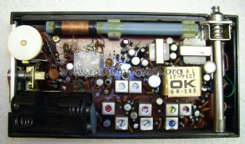 Roxy FM AM 10 Transistor UR-300; Usui Denki Co., Ltd. (ID = 1389266) Radio