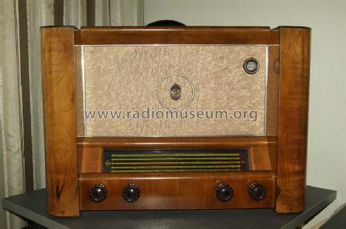 Latvija M137; VEF Radio Works (ID = 1334649) Radio